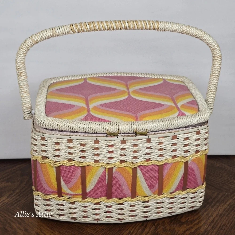 Vintage 70s Sewing Basket Pink‎ Yellow White Mod Notions Box Handle Japan 12